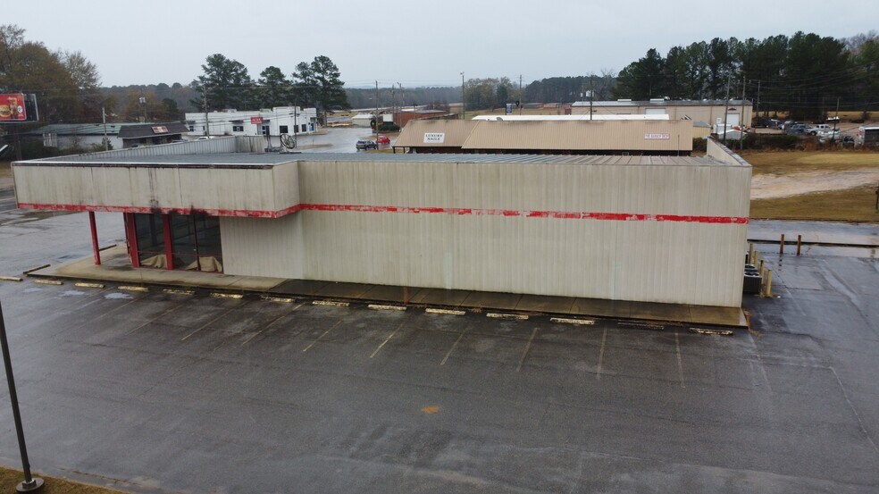 More Photos Of 2239 Temple Ave N, Fayette Freestanding For Lease