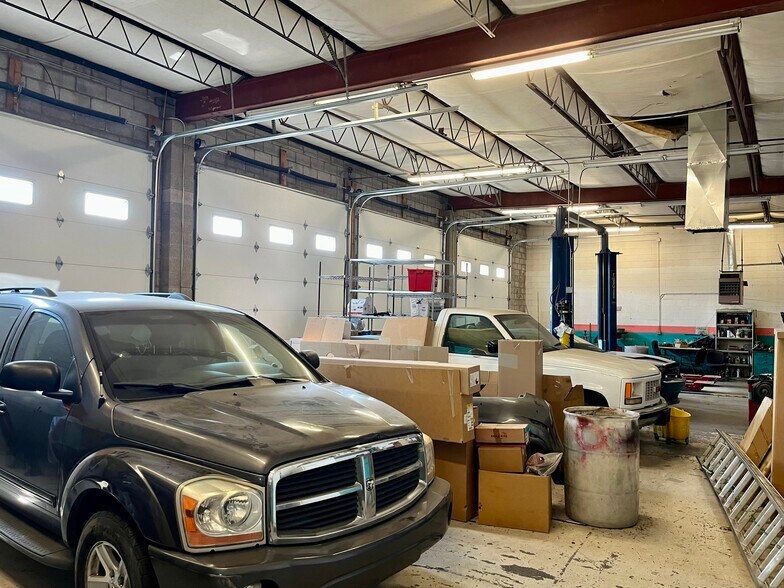 More Photos Of 11505 Central Ave NE, Albuquerque Auto Repair For Sale