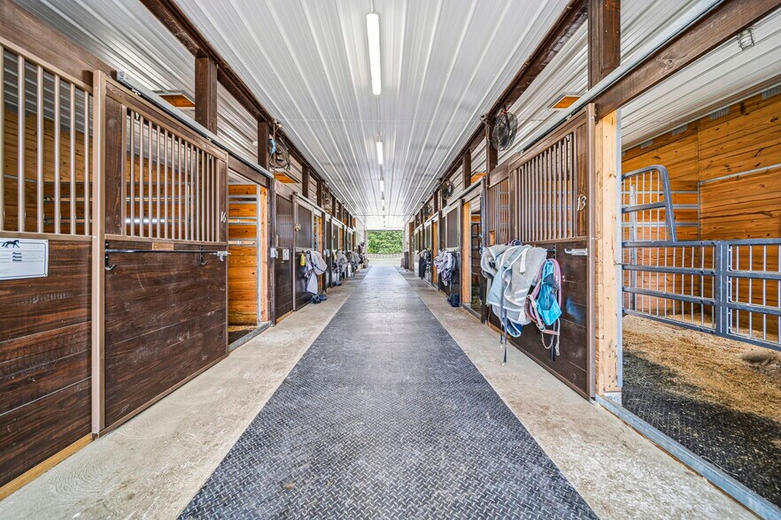 More Photos Of 3126 Mennonite Rd, Mantua Sports And Entertainment For Sale