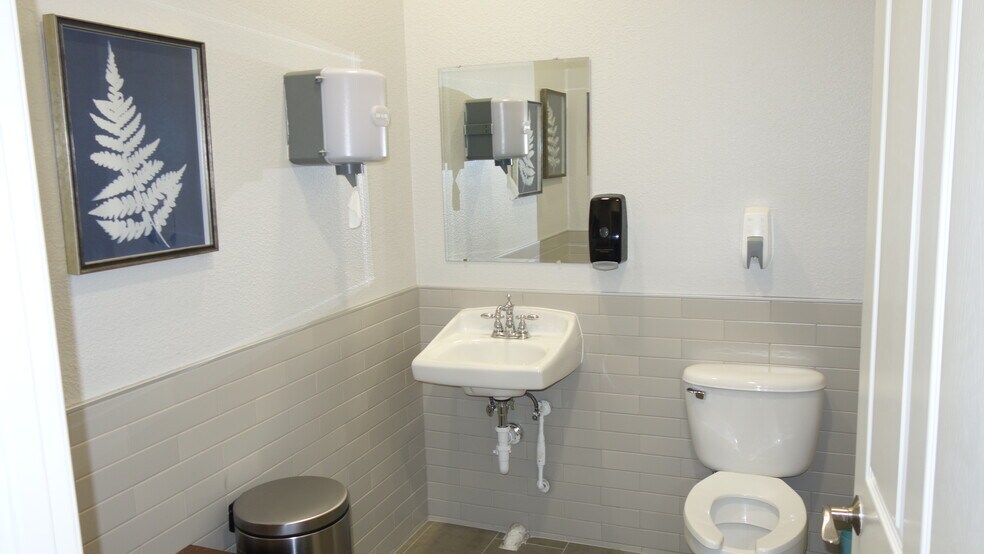 More Photos Of 2250 Pool Rd, Grapevine Office Residential For Sale