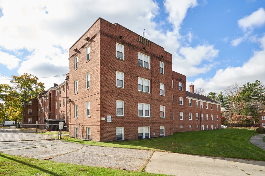 More Photos Of 1581-1589 Coventry Rd, Cleveland Multifamily For Sale