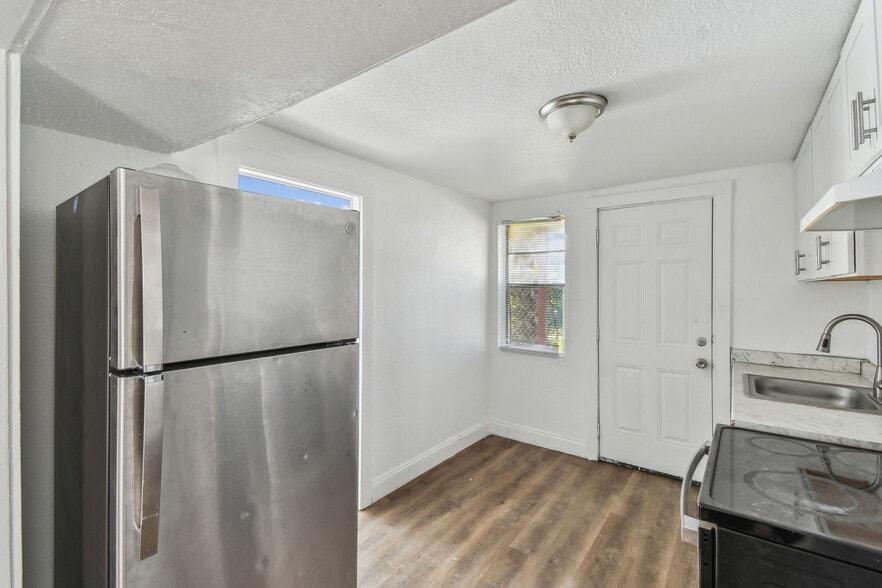 More Photos Of 1330-1334 Barnett St, Jacksonville Apartments For Sale