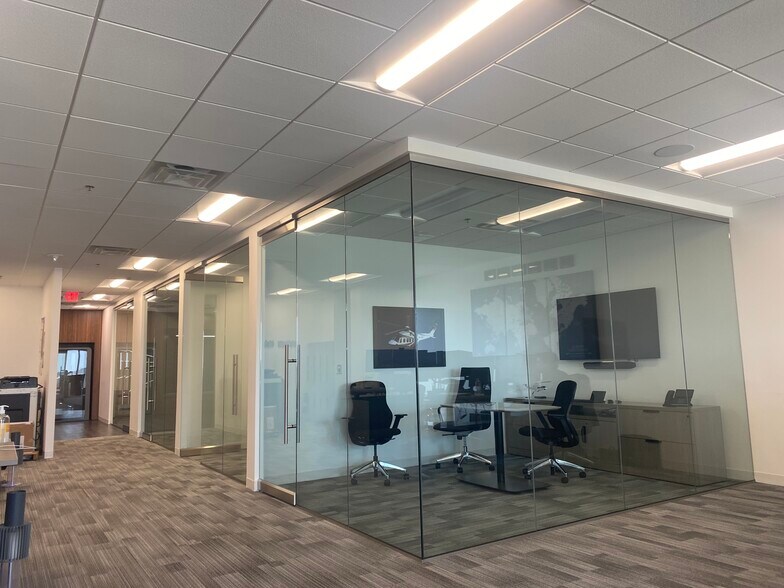 More Photos Of 550 Reserve St, Southlake Loft Creative Space For Lease