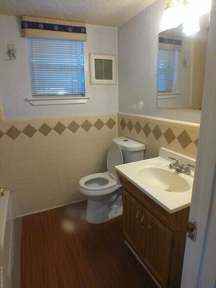 More Photos Of 503 E Avenue G, Lampasas Apartments For Sale