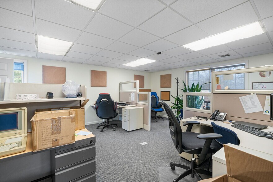 More Photos Of 360 State Route 101, Bedford Office For Sale