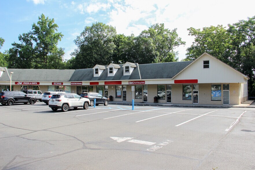 More Photos Of 14 Stony Ridge Plz, Stony Point Unknown For Lease