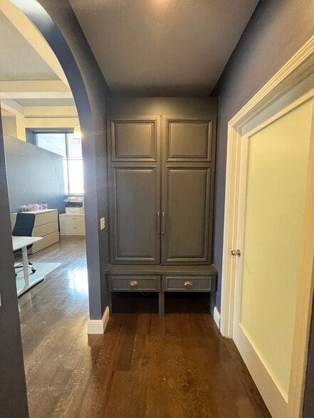 More Photos Of 2517 Jefferson St, Kansas City Warehouse For Lease