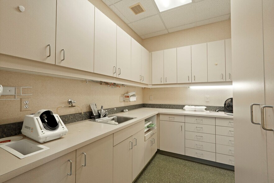 More Photos Of 3133 W March Ln, Stockton Medical For Sale