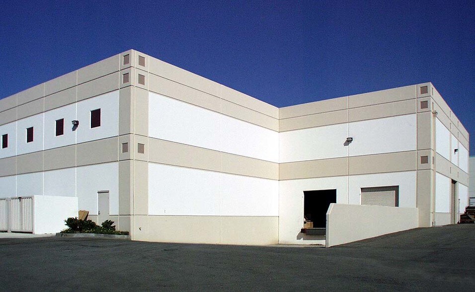 More Photos Of 1689 S Parco Ave, Ontario Warehouse For Sale