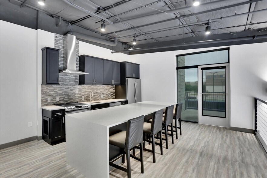 More Photos Of 6767 All Stars Ave, Frisco Showroom For Sale