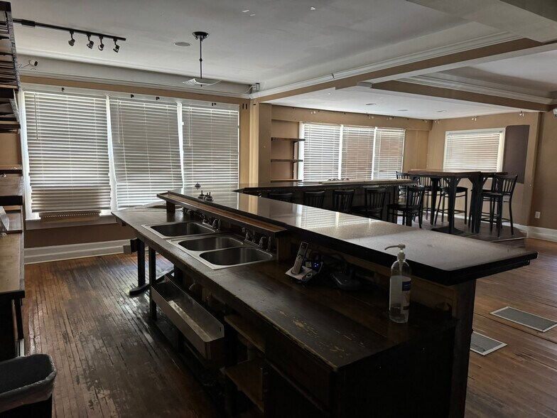 More Photos Of 553 W Main St, Sylva Restaurant For Lease