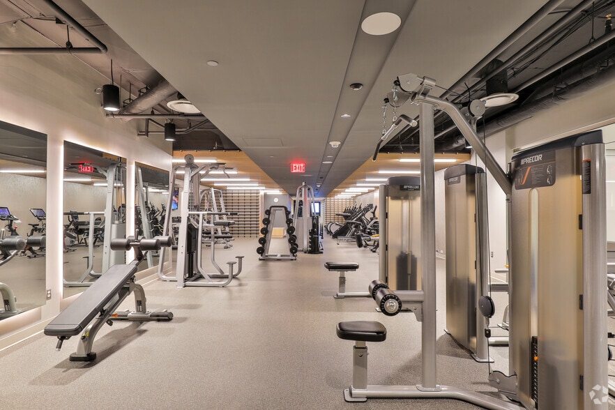 More Photos Of 1700 K St NW, Washington Office For Lease