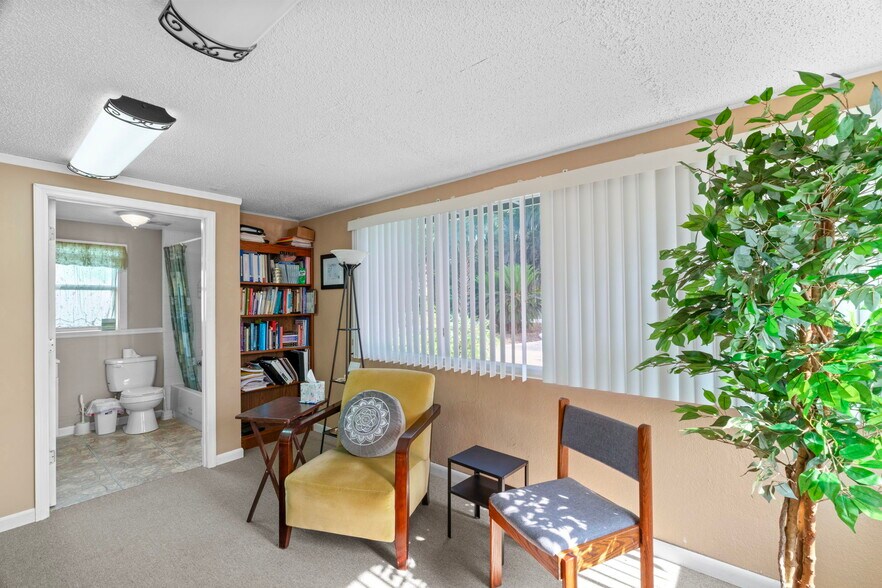 More Photos Of 6108 Arlington Rd, Jacksonville Office For Sale