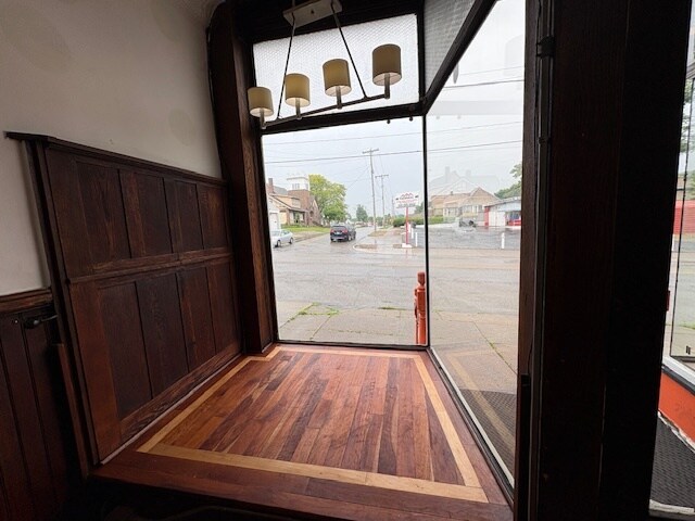 More Photos Of 525-527 Tremont Ave SW, Massillon Storefront Retail Residential For Lease