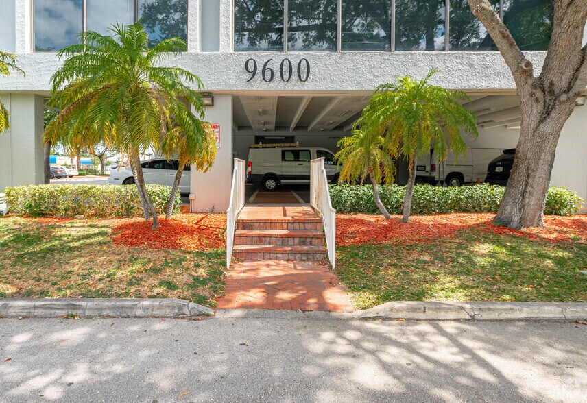More Photos Of 9600 W Sample Rd, Coral Springs Office For Lease
