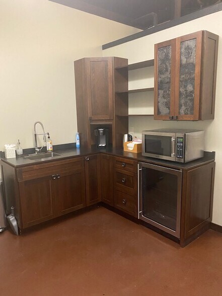 More Photos Of 540 National Ave, Tahoe Vista Manufacturing For Lease