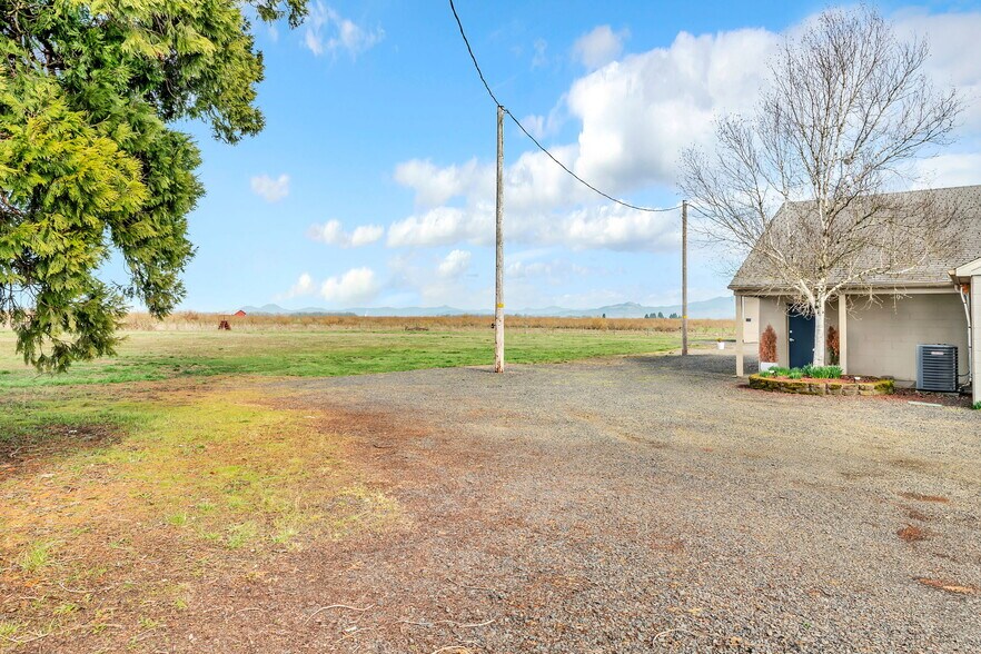 More Photos Of 31414 Harris Dr, Harrisburg Lodge Meeting Hall For Sale