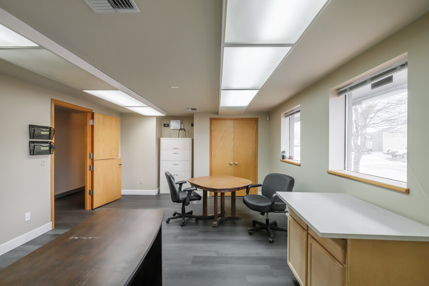 More Photos Of 1131 S Commercial Way SE, Albany Warehouse For Sale