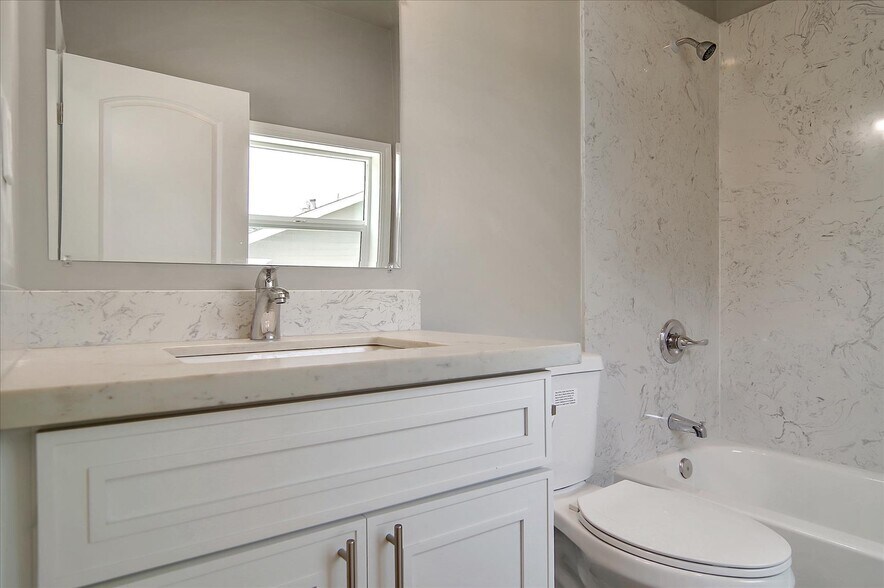 More Photos Of 298 N 7th St, San Jose Office Residential For Sale