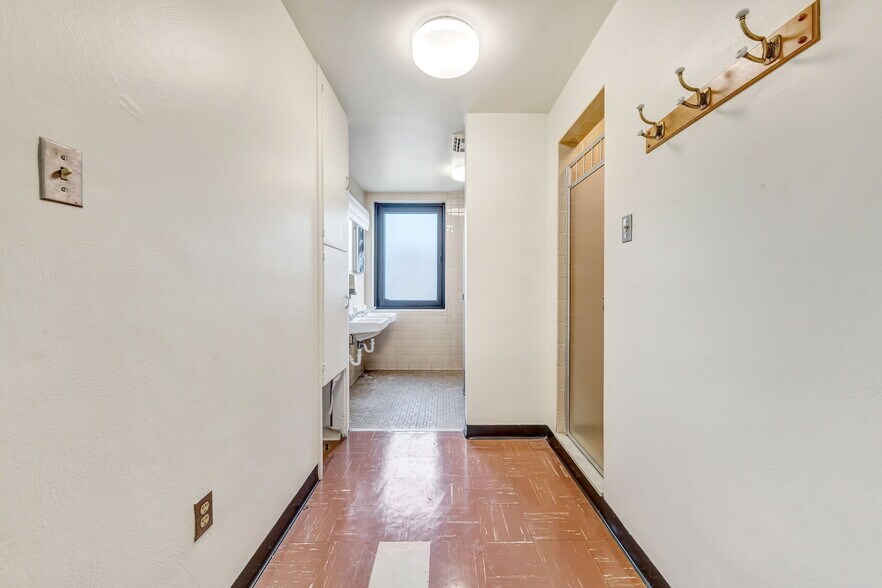 More Photos Of 150 Hillside Dr, Bethel Park Office For Lease