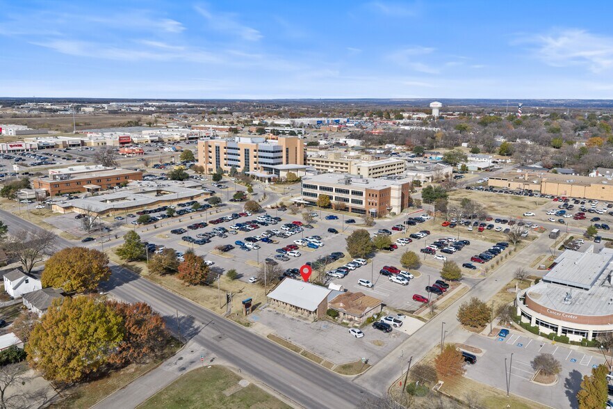 More Photos Of 715 12th Ave NW, Ardmore Medical For Sale