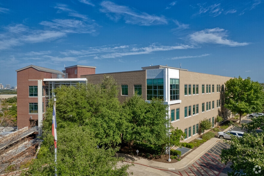 More Photos Of 2705 Bee Caves Rd, Austin Office For Lease