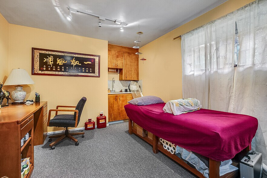 More Photos Of 23700 Edmonds Way, Edmonds Medical For Lease