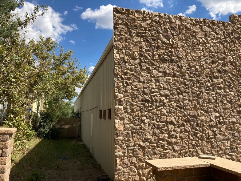 More Photos Of 2601 N Lake Valley Rd, Prescott Valley Warehouse For Lease