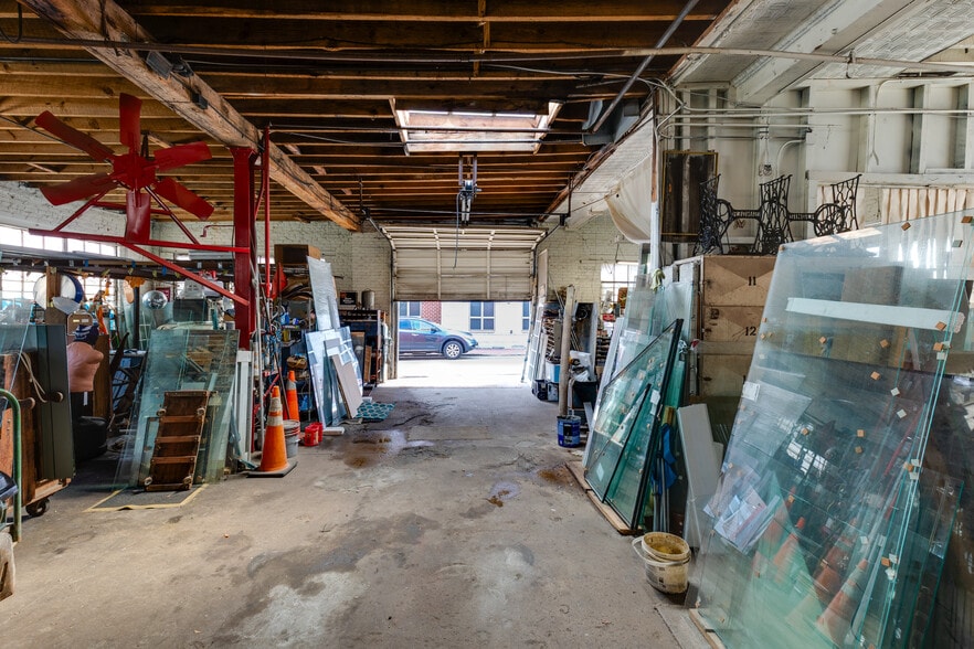 More Photos Of 304-306 Gilmer St, Richmond Manufacturing For Sale