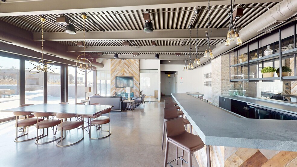 More Photos Of 322 S Green St, Chicago Office For Lease
