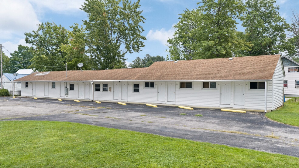 More Photos Of 5196 Lake Rd E, Geneva Hotel For Sale