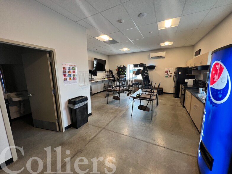 More Photos Of 2032 Highland Ave E, Twin Falls Warehouse For Lease