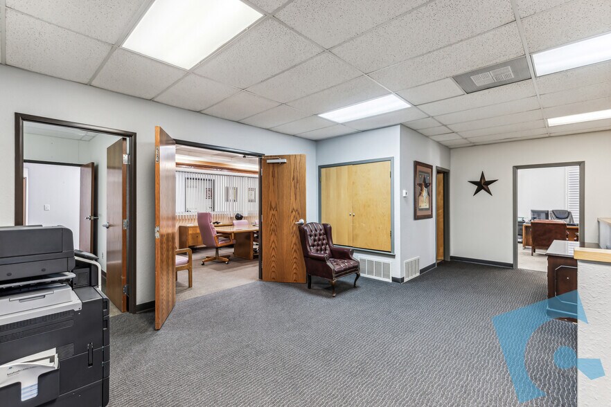 More Photos Of 6324 Eden Dr, Haltom City Light Manufacturing For Lease