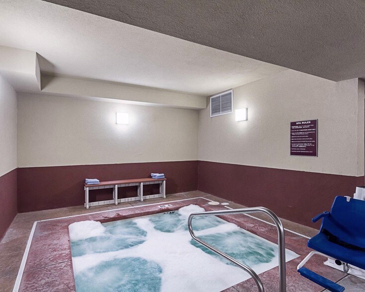 More Photos Of 7515 W Taft St, Wichita Hotel For Sale