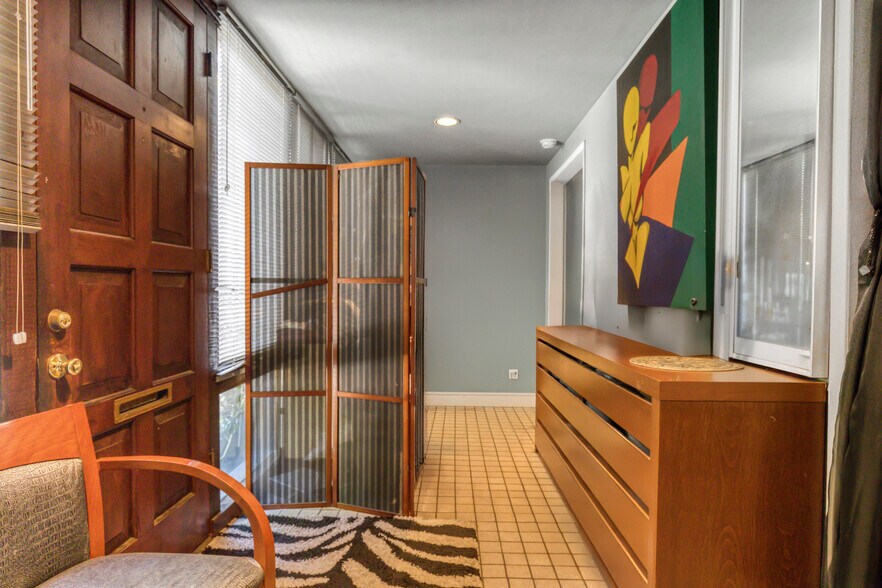 More Photos Of 1276 N Sweetzer Ave, West Hollywood Apartments For Sale
