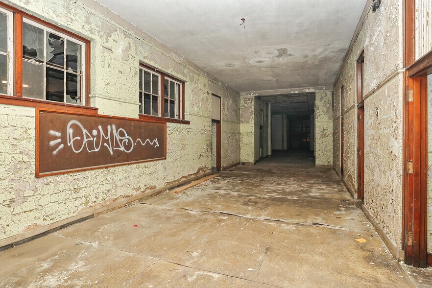 More Photos Of 4224 Fair Ave, Saint Louis Flex For Sale