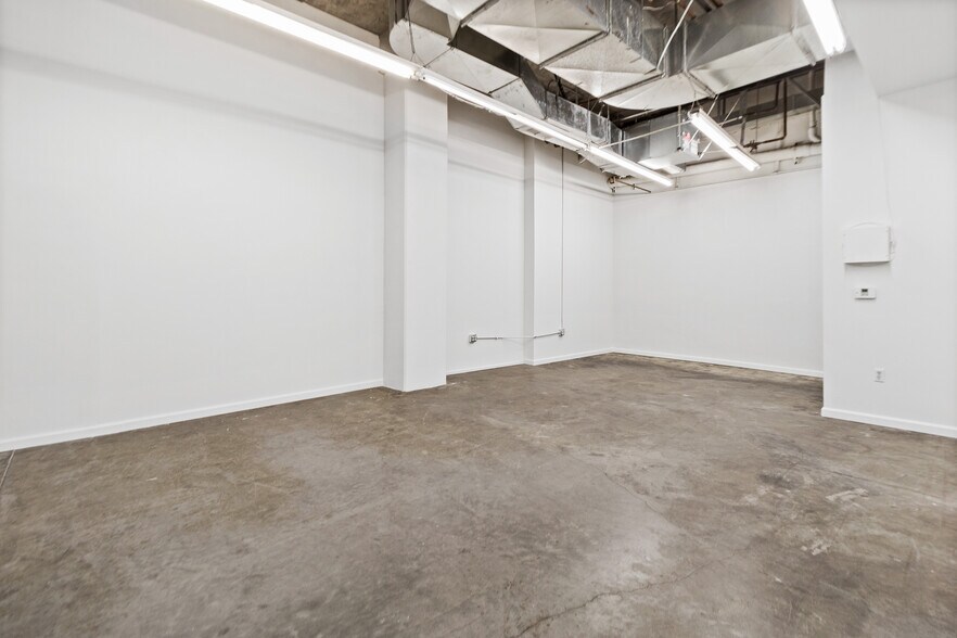 More Photos Of 1015 Crocker St, Los Angeles General Retail For Sale