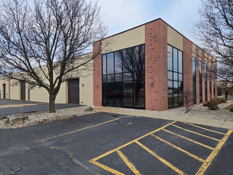 More Photos Of W146N5741 Enterprise Ave, Menomonee Falls Warehouse For Lease