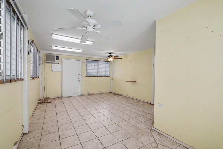 More Photos Of 748 Gulick Ave, Honolulu Office For Sale