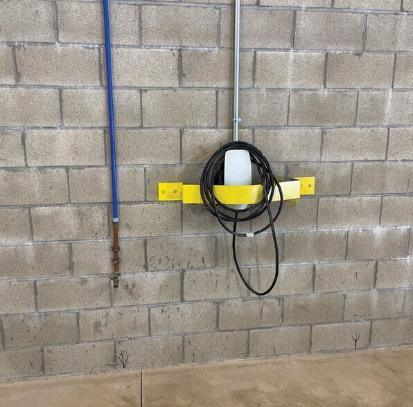 More Photos Of 12581 Branford St, Pacoima Manufacturing For Sale