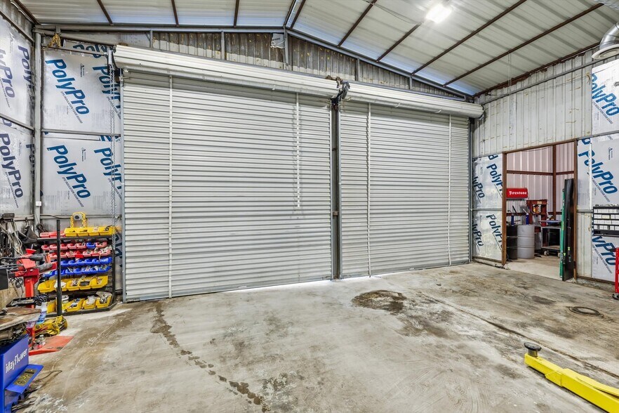 More Photos Of 103 W Franklin St, Alvord General Retail For Sale