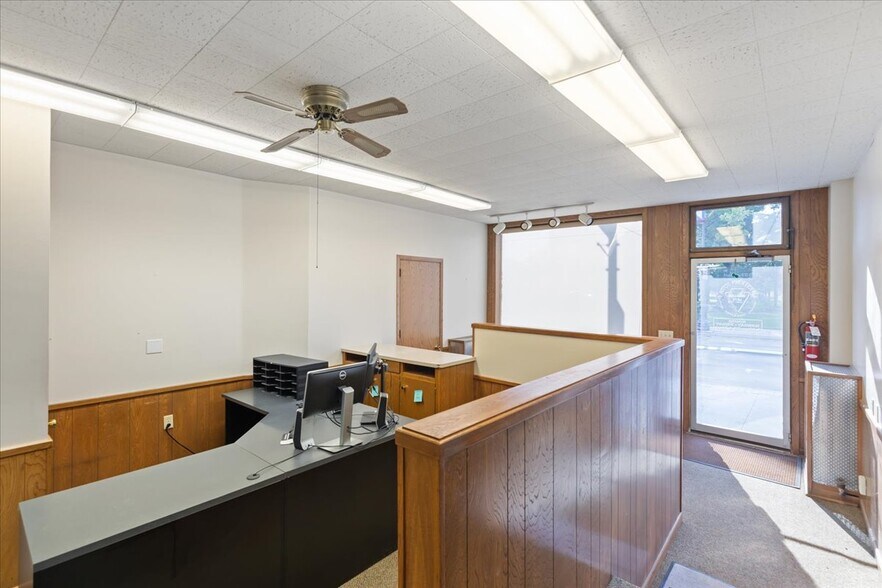 More Photos Of 127 Pearl St, Council Bluffs Office For Lease