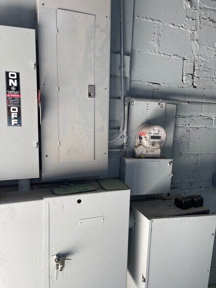 More Photos Of 891-893 Dean St, Brooklyn Warehouse For Sale