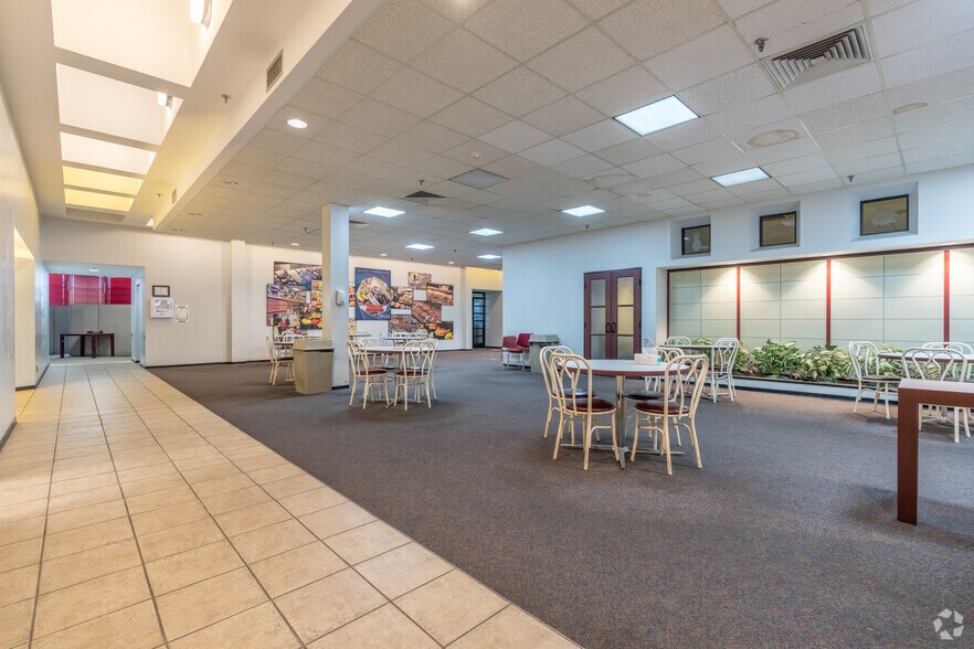 More Photos Of 2929 Stateline Rd, Southaven Refrigeration Cold Storage For Sale