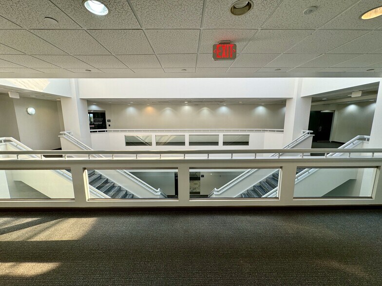 More Photos Of 4441 W Airport Fwy, Irving Office For Lease