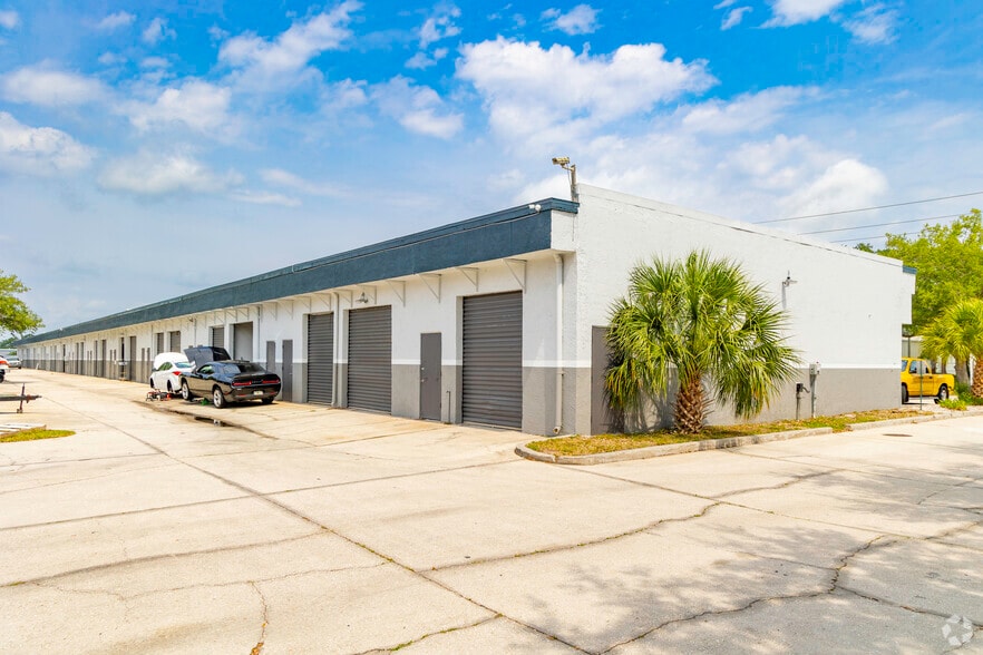 More Photos Of 4155 Dow Rd, Melbourne Unknown For Lease