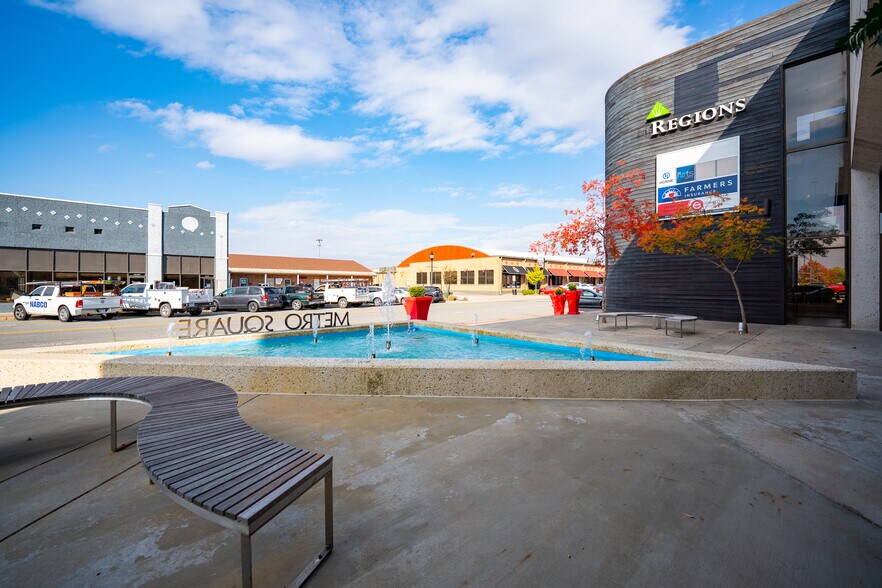 More Photos Of 1023 Main St, Conway Bank For Lease