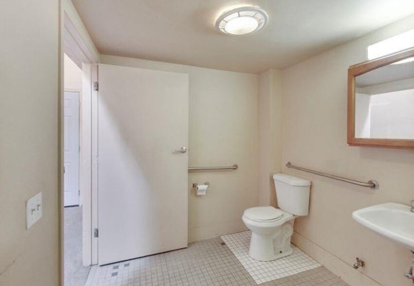 More Photos Of 1015-1027 University Ave, Berkeley Apartments For Sale