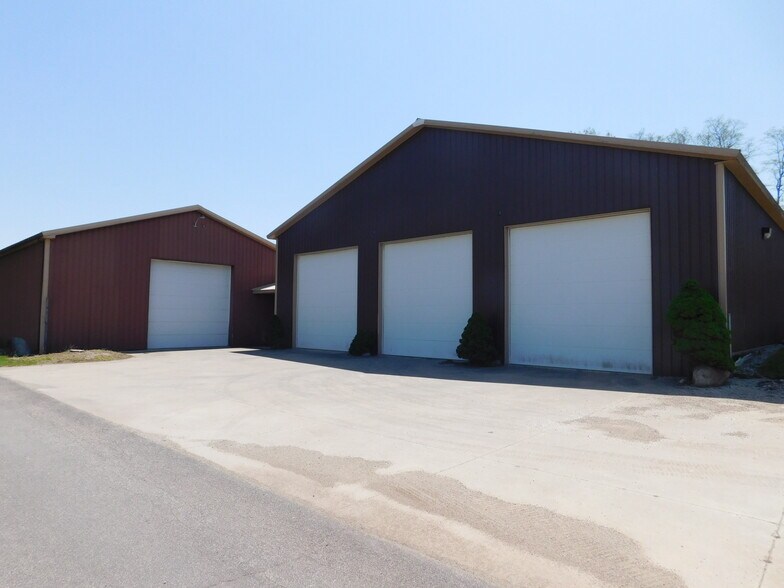 Primary Photo Of 109 N Harrison St, Leesburg Warehouse For Sale