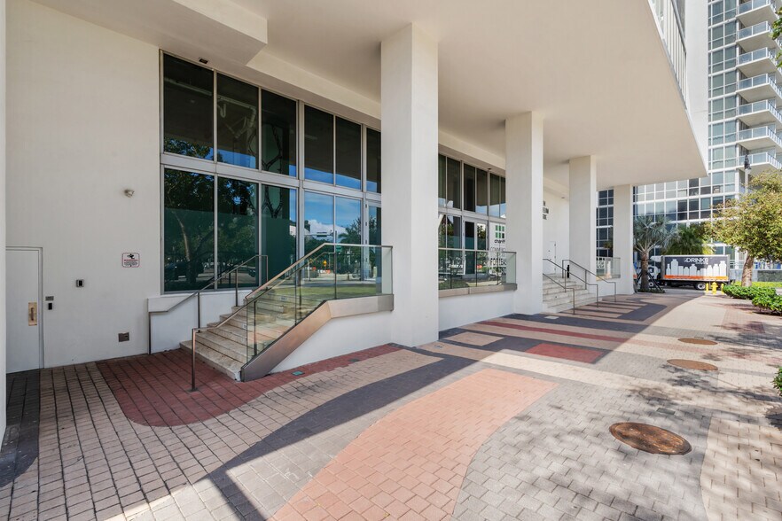 More Photos Of 1040 Biscayne Blvd, Miami Apartments For Lease